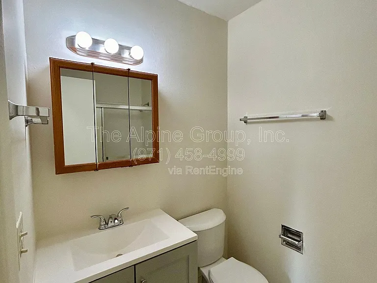 6041 SW Valley Ave — Photo 11