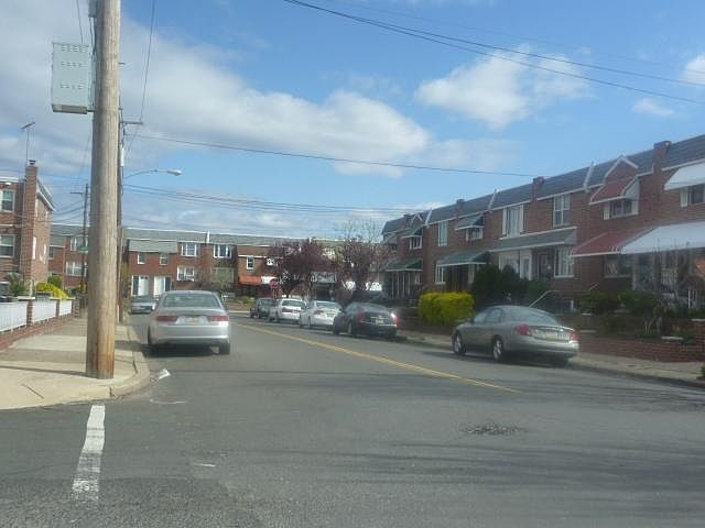 2nd image of 3169 S Sydenham St
