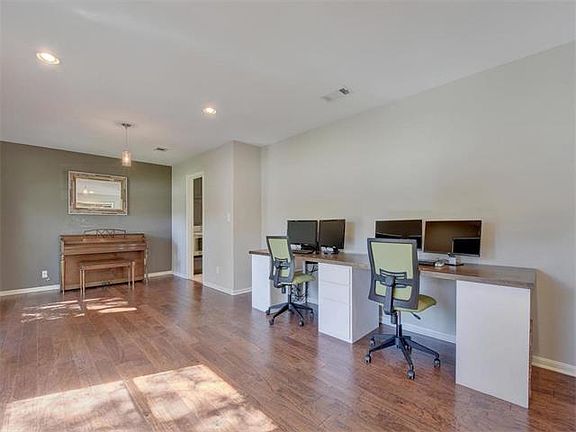 4th image of 11110 Oak Knoll Dr