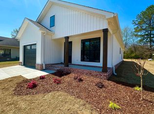 352 Wilson Dam Rd, Florence, AL 35630