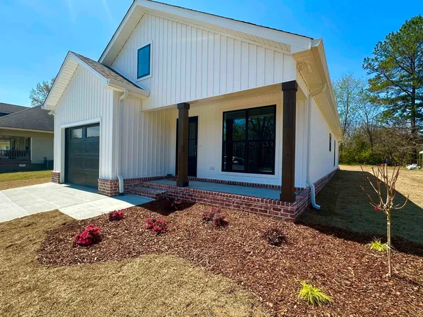 352 Wilson Dam Rd, Florence, AL 35630