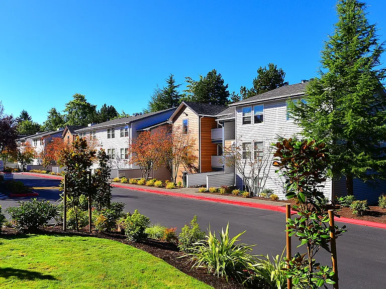 The Lynx Apartments — Photo 32