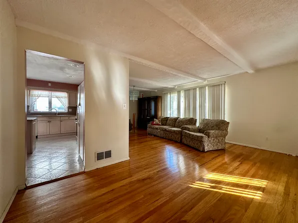 183 Foch Ave, Staten Island, NY 10305