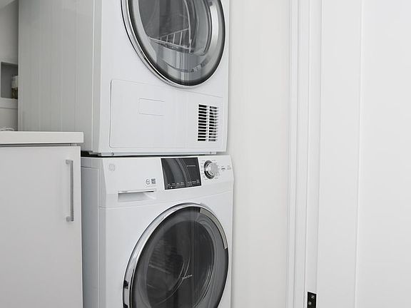 5th image of 215 W 104th St Unit 45