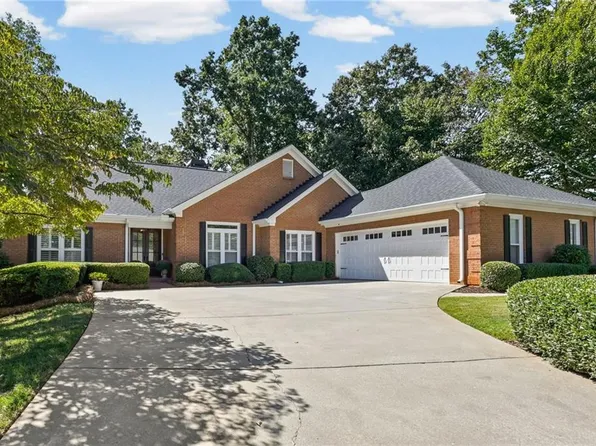 1010 Brooksglen Dr, Roswell, GA 30075