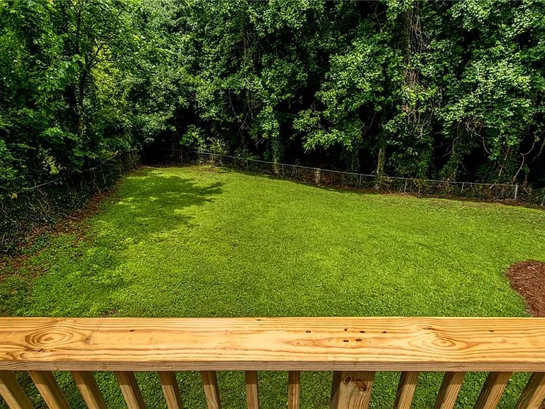 2093 Wildrose Dr — Photo 33