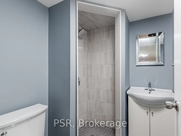 41 Fairholme Ave #BASEMENT — Photo 10