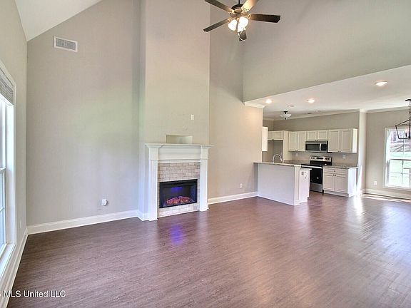 4th image of 4722 Alexander Rd