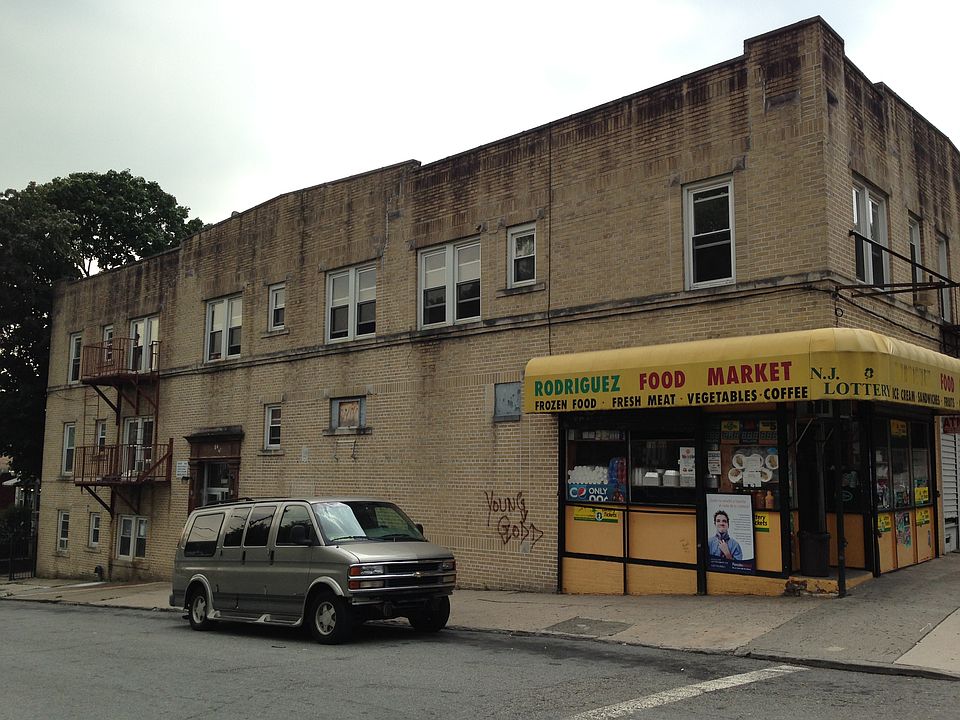 1st image of 658 Sanford Ave APT I