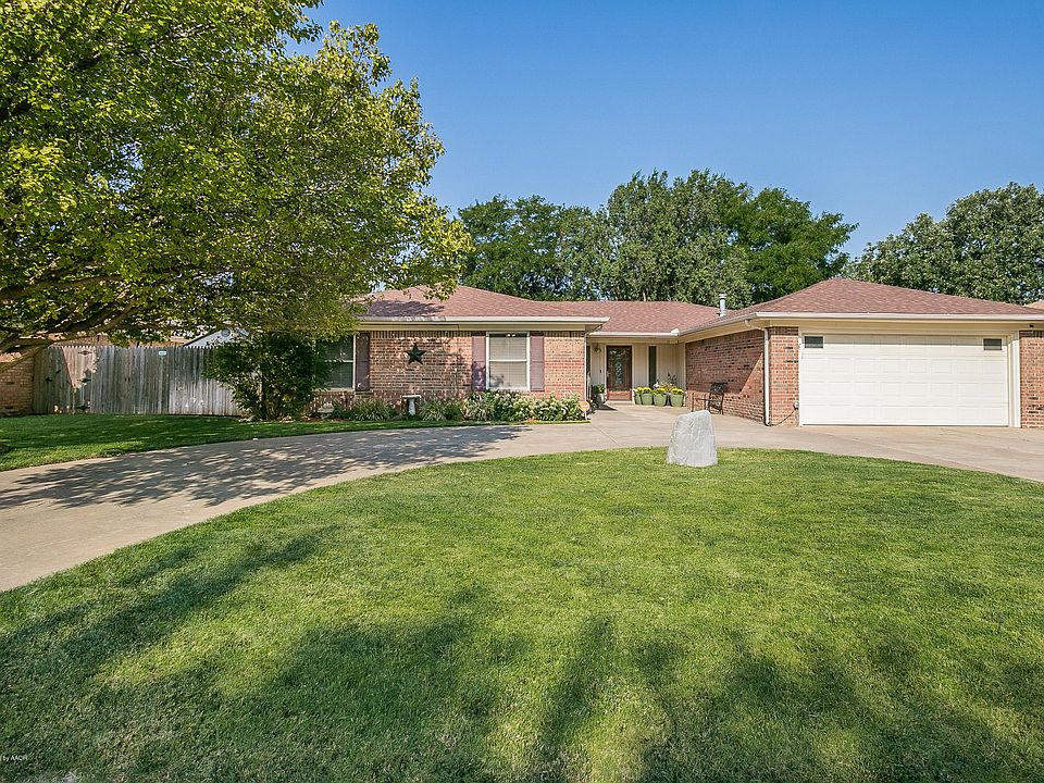 1st image of 4440 Lyndale Dr