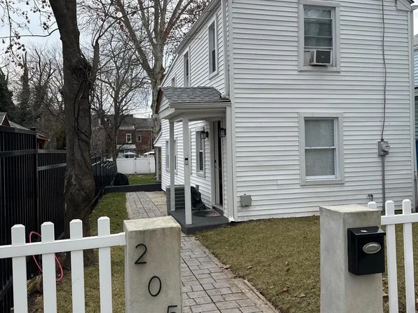205 Centre St, Trenton, NJ 08611