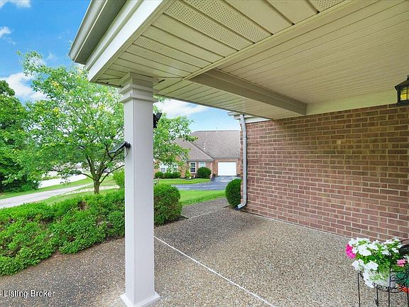 3rd image of 4472 Southbridge Ct