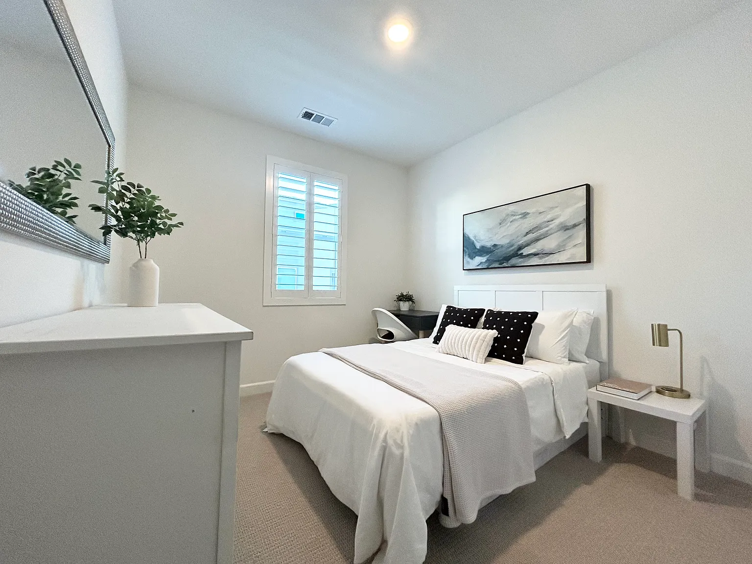 3 bed, 2.5 bath, 1315 sqft, $1,800 — Photo 3