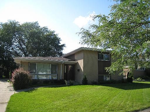 1st image of 9412 N Ozark Ave