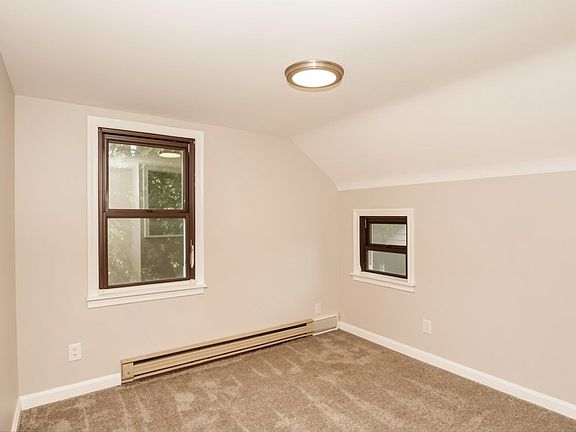 3rd image of 3826 Vernon Ave NW