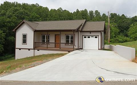 Brand NEW house- 2 bedroom 2 full baths WITH den