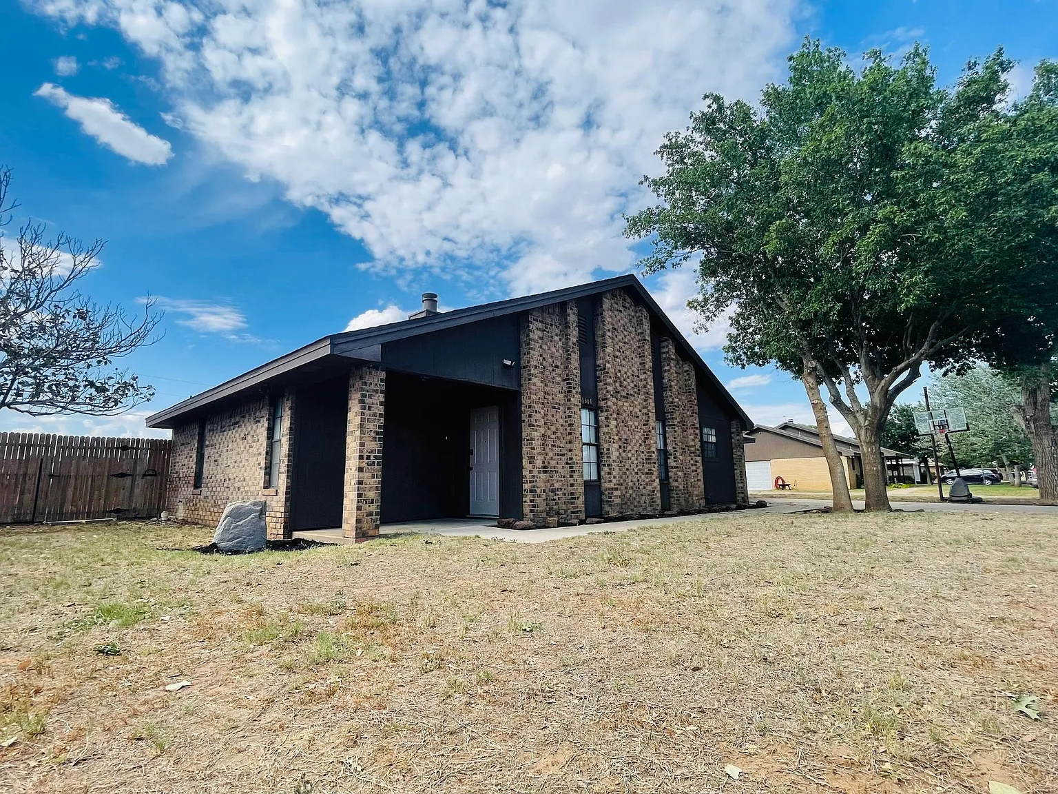 10611 E County Road 104 — Photo 3