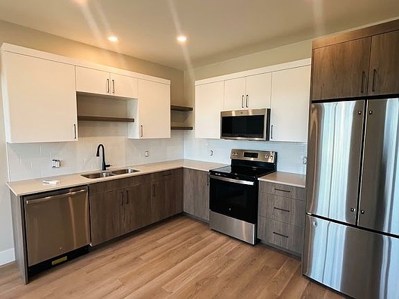 5th image of 30 Waterloo St #107