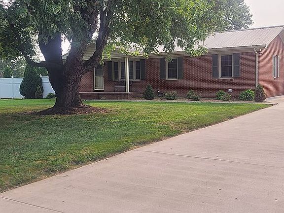 3rd image of 553 Meadowbrook Dr