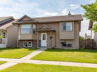 71 N Vanier Dr, Red Deer, AB T4R 0G3