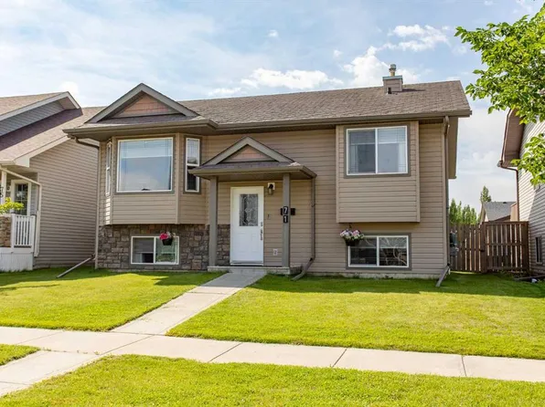 71 N Vanier Dr, Red Deer, AB T4R 0G3