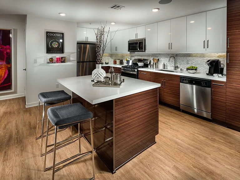 Onyx Glendale — Photo 8