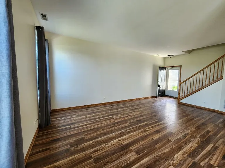 1804 Parkside Dr — Photo 3