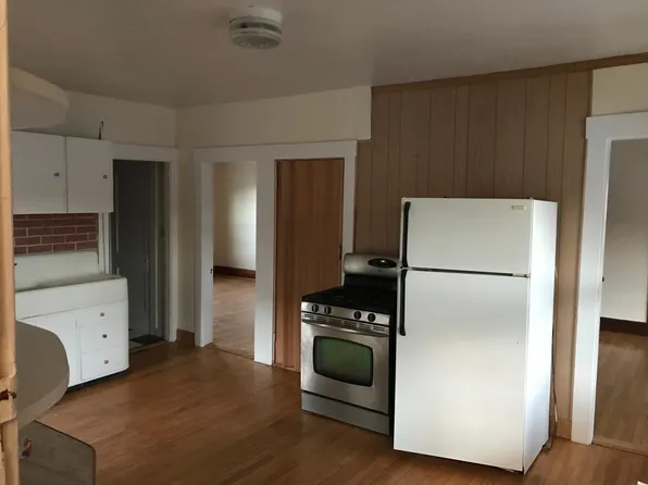 205 Rollstone St #3F, Fitchburg, MA 01420