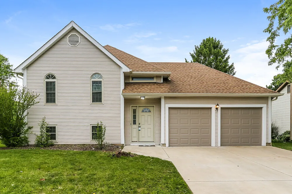 4 bed, 2.0 bath, 1671 sqft, $2,650 — Photo 1