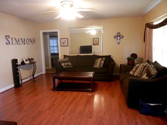 3rd image of 241 Acacia St
