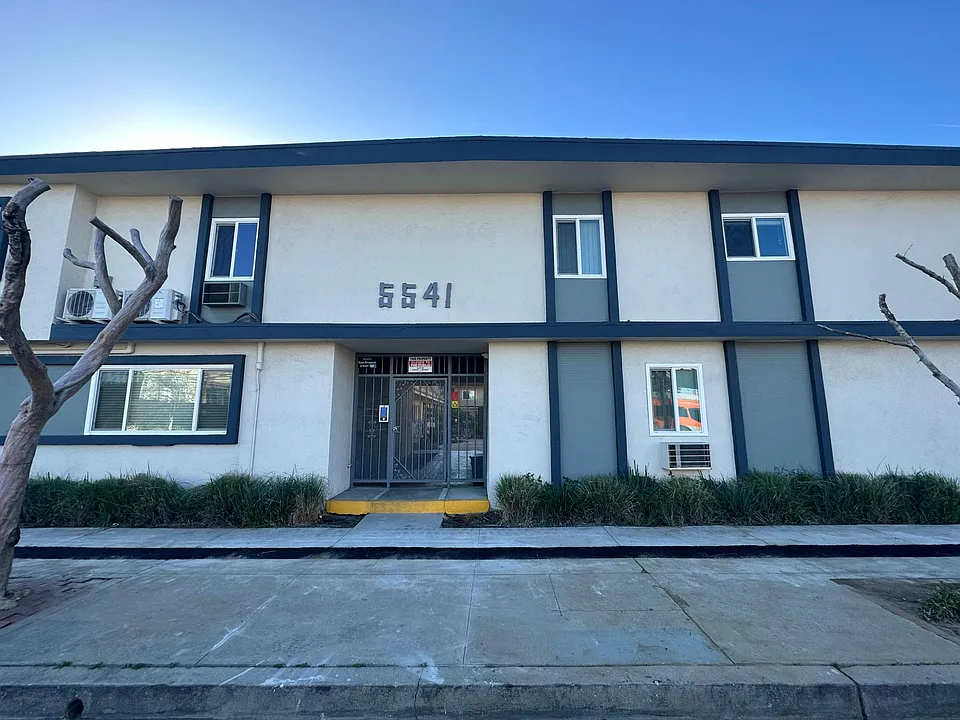 The Reef Apartments