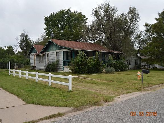 2nd image of 403 W 24th Ave