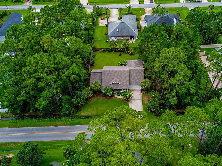 615 Shore Dr — Photo 3