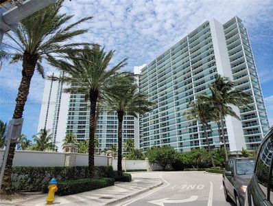 100 Bayview Dr APT 226, Sunny Isles Beach, FL, 33160