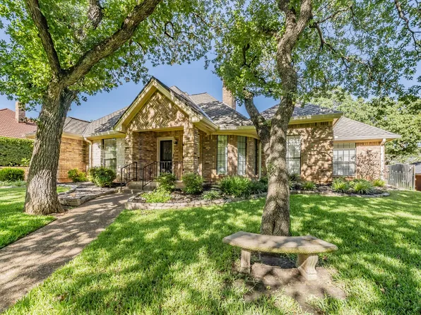 3125 Woodridge Dr, Hurst, TX 76054