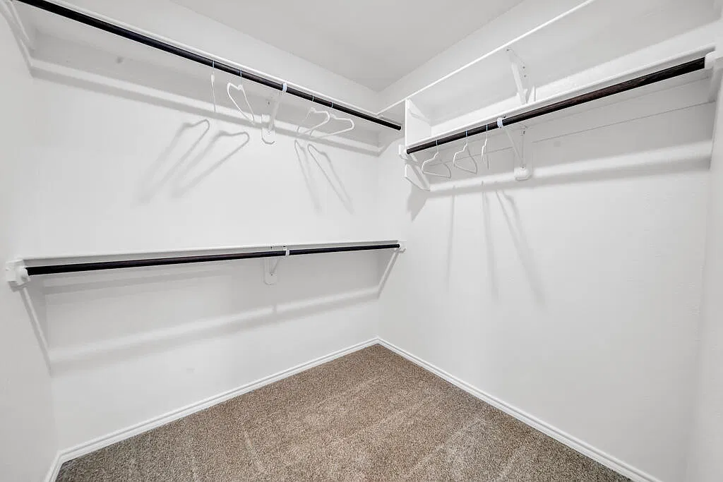 3 bed, 2.0 bath, 1500 sqft, $2,475 — Photo 2