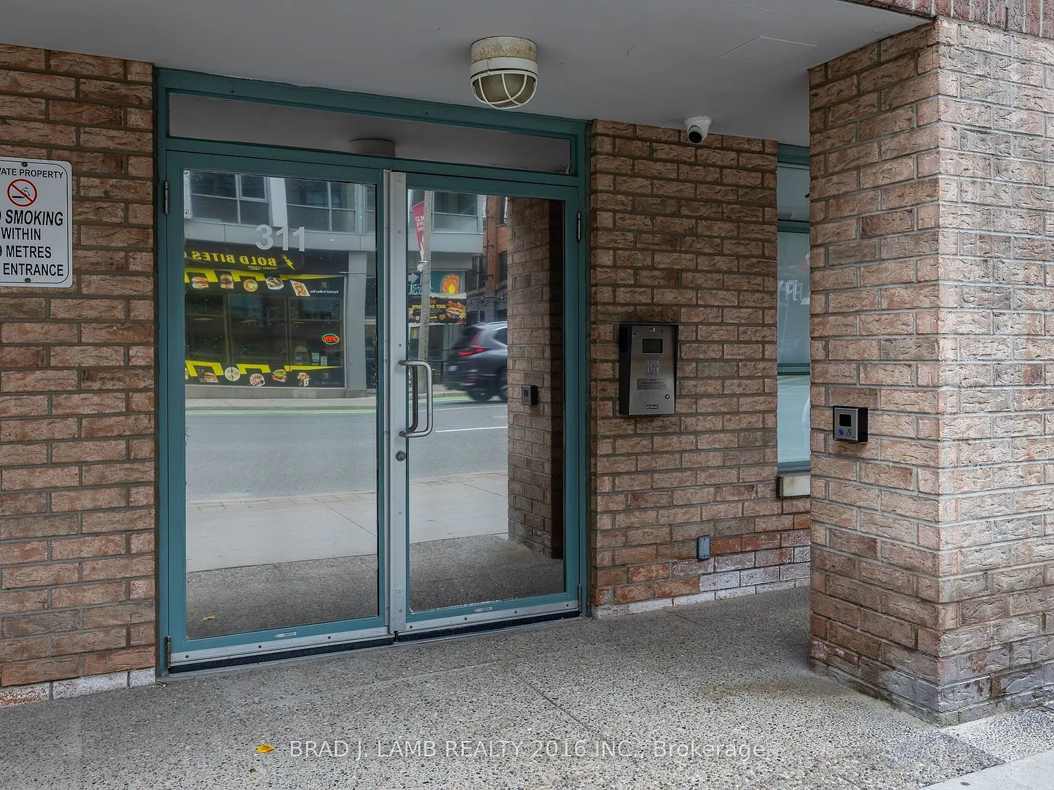 Imperial Square Condos — Photo 2