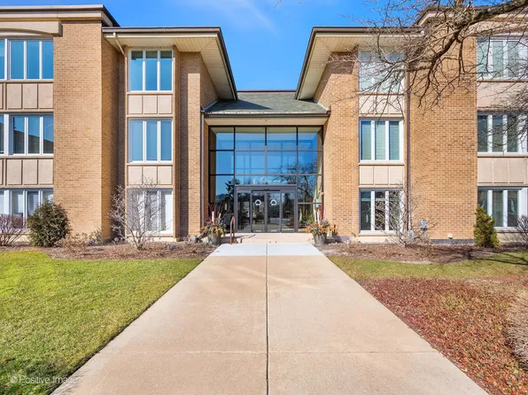 1 Oak Brook Club Dr APT A212, Oak Brook, IL 60523