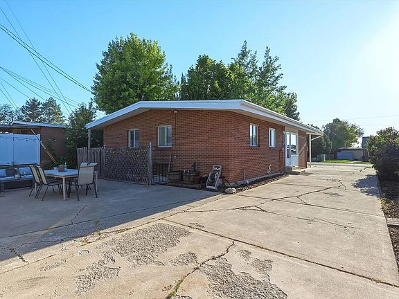 3rd image of 502 N Main St