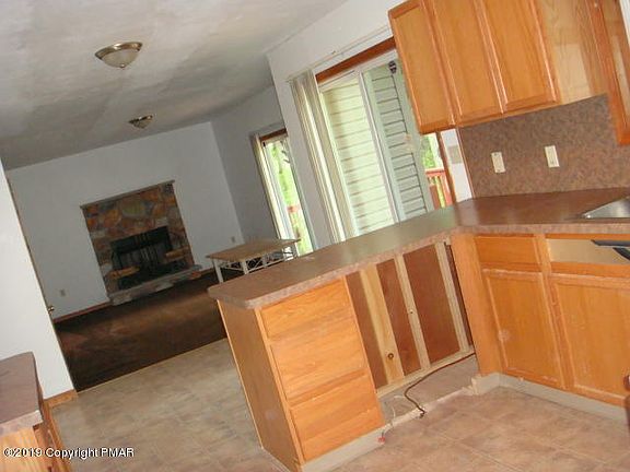 4th image of 110 Swartsburo Dr