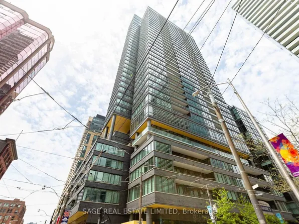 8 Charlotte St #902, Toronto, ON M5V 0K4