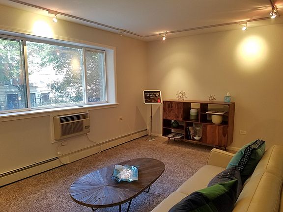 4th image of 5520 N Winthrop Ave