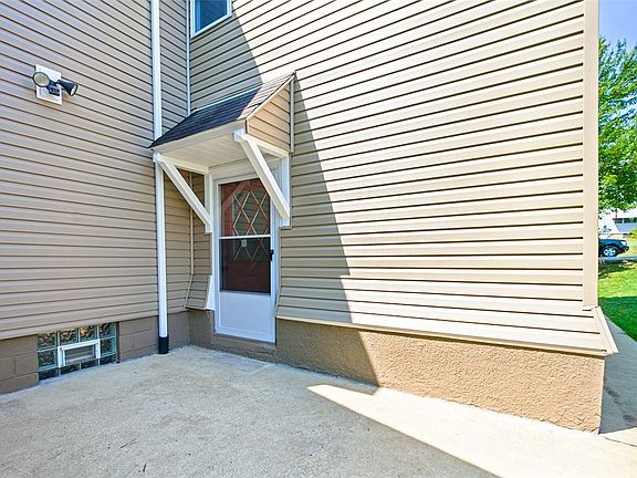 5th image of 702 Westmoreland Ave
