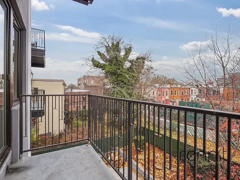 209 Troy Ave #4L — Photo 6