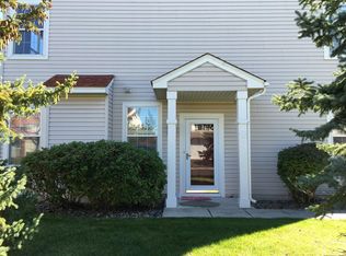 17020 39th Ave N, Plymouth, MN 55446