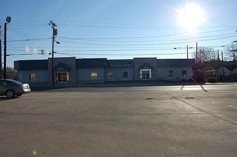 2nd image of 800 N Mangum St