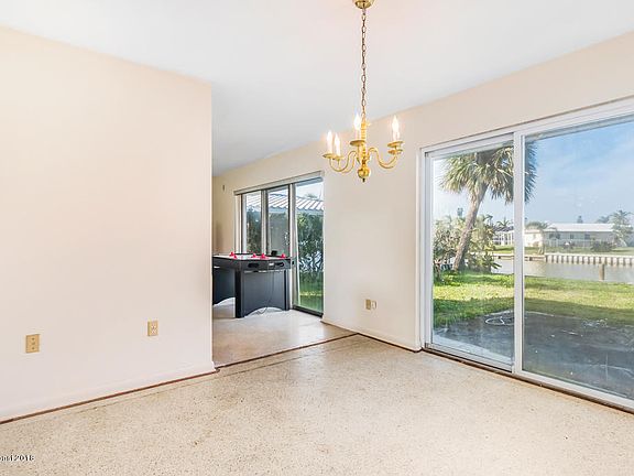 5th image of 392 Carmine Dr