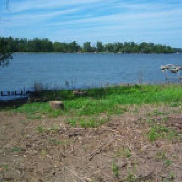 5th image of 476 Lake Shore Dr