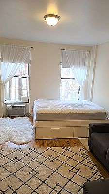 4th image of 1667 1st Ave #3E