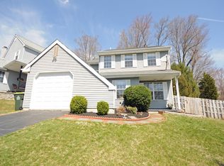 1215 Delaware Ln, Downingtown, PA 19335